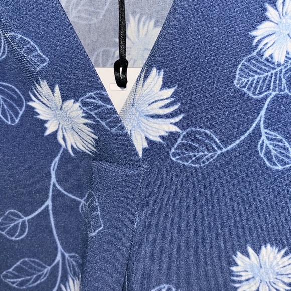 41 Hawthorn XSP blue and white floral sleeveless top. NWT - Picture 3 of 4